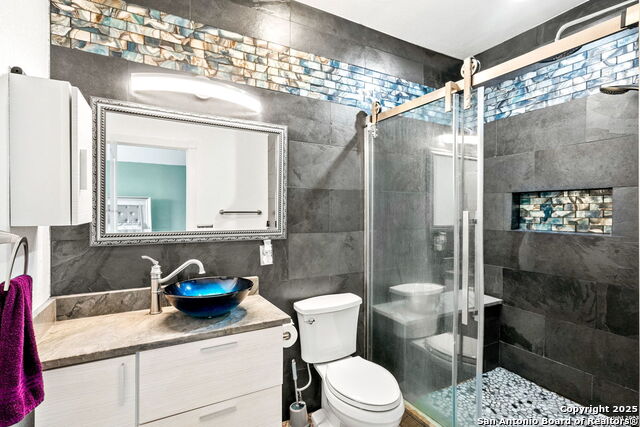 Image 20 of 37 For 6106 Foster Mill