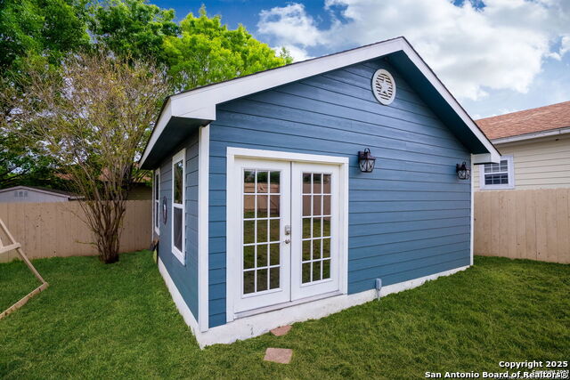 Image 33 of 37 For 6106 Foster Mill