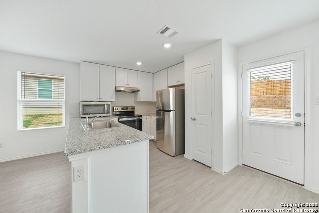 Image 10 of 31 For 5531 Elm Valley Dr