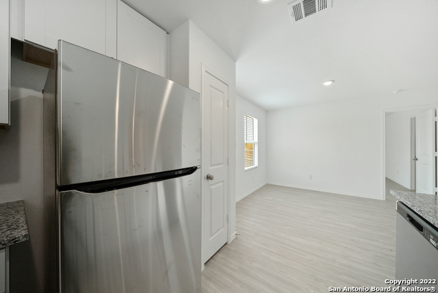 Image 14 of 31 For 5531 Elm Valley Dr