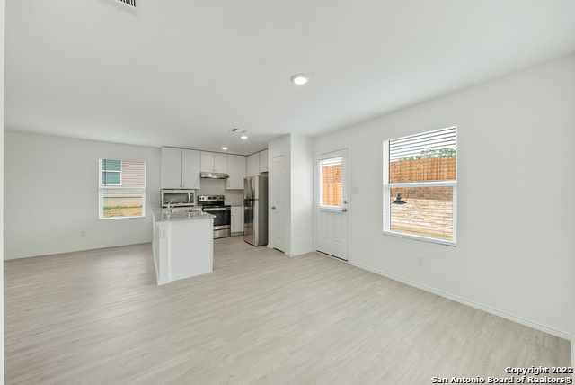 Image 17 of 31 For 5531 Elm Valley Dr