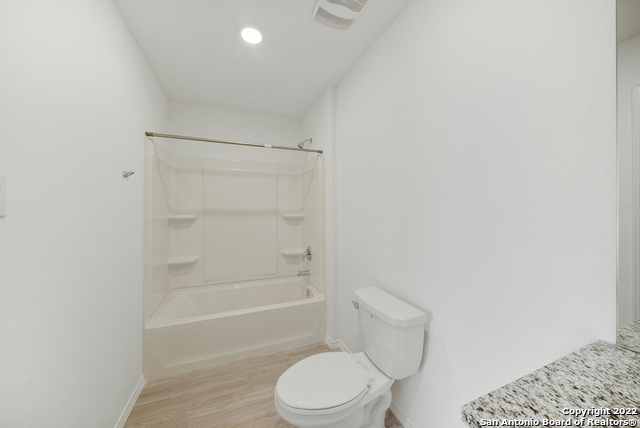 Image 20 of 31 For 5531 Elm Valley Dr