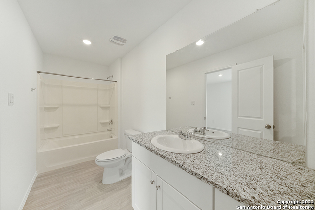 Image 21 of 31 For 5531 Elm Valley Dr