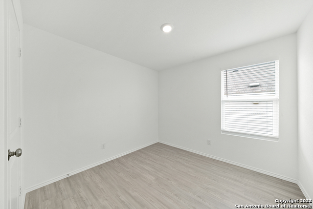 Image 23 of 31 For 5531 Elm Valley Dr