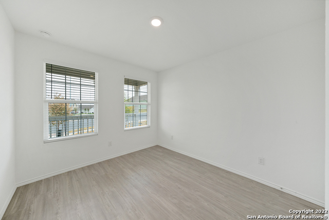 Image 24 of 31 For 5531 Elm Valley Dr