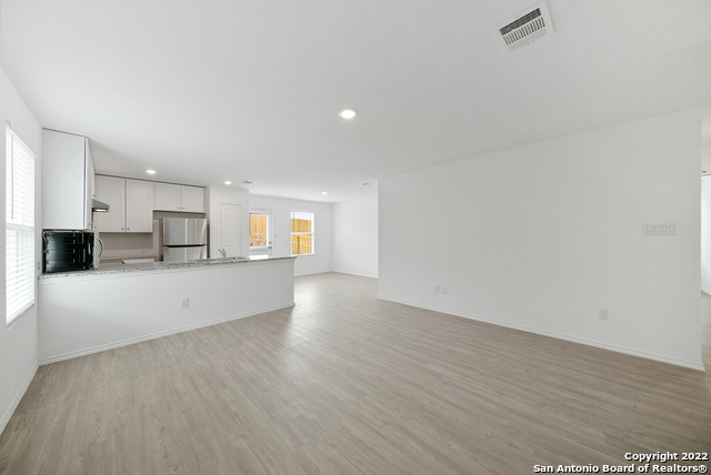 Image 6 of 31 For 5531 Elm Valley Dr