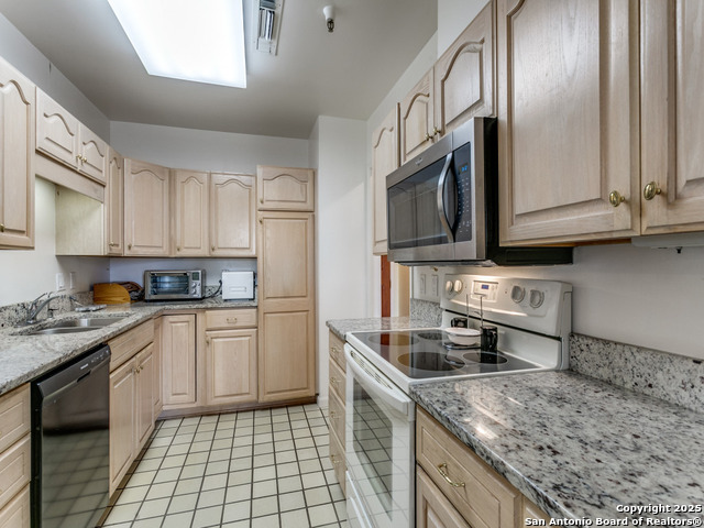 Image 14 of 29 For 1 Towers Park Ln  1511