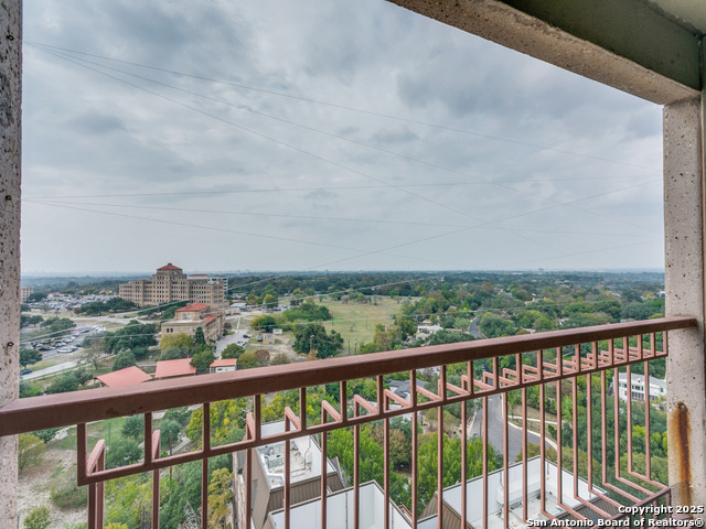 Image 22 of 29 For 1 Towers Park Ln  1511