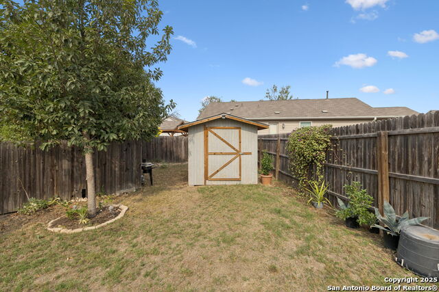 Image 40 of 52 For 6915 Gino Valley