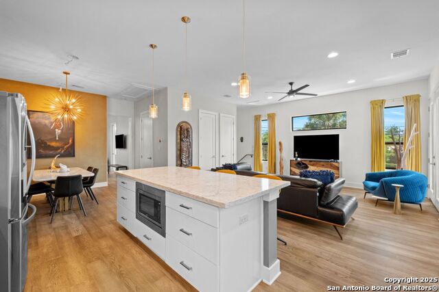 Image 14 of 43 For 730 Josephine St E