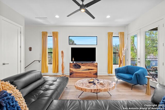 Image 15 of 43 For 730 Josephine St E