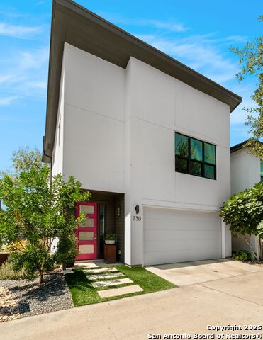 Image 2 of 43 For 730 Josephine St E