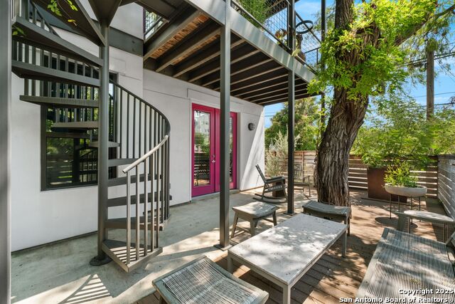 Image 31 of 43 For 730 Josephine St E