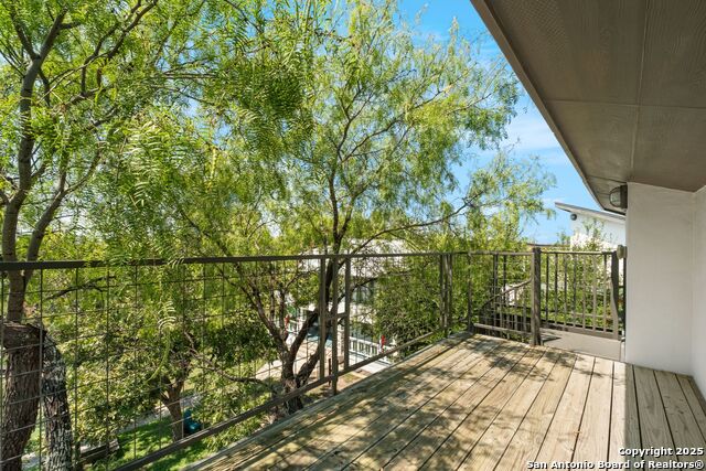 Image 35 of 43 For 730 Josephine St E