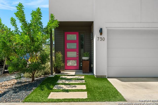 Image 4 of 43 For 730 Josephine St E