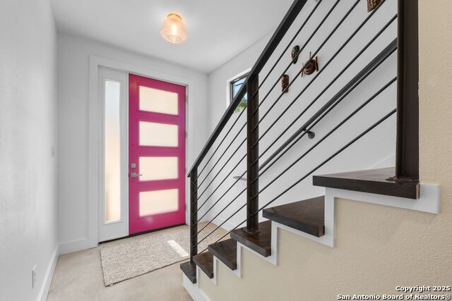 Image 6 of 43 For 730 Josephine St E