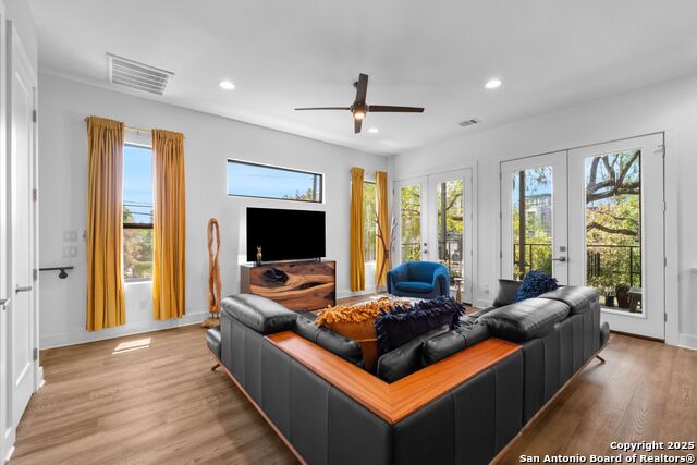 Image 9 of 43 For 730 Josephine St E