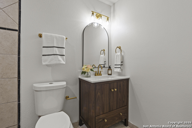 Image 15 of 35 For 10018 Ink Wells