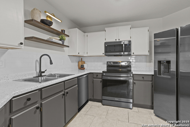 Image 20 of 35 For 10018 Ink Wells