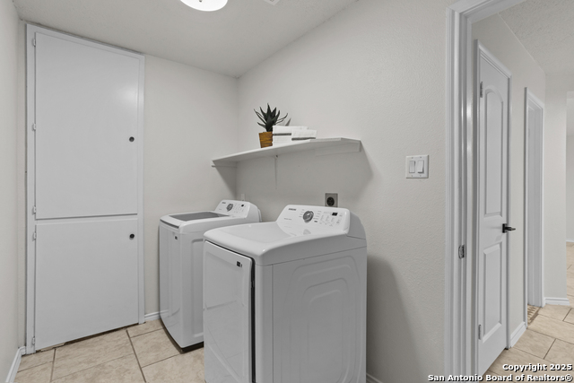 Image 5 of 35 For 10018 Ink Wells