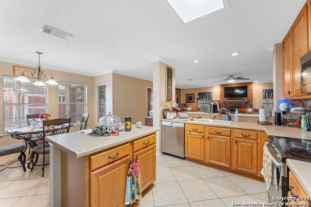 Image 21 of 38 For 2821 Lotus