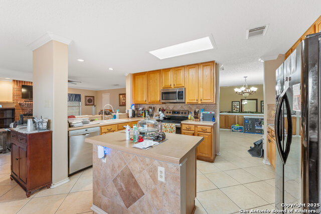 Image 23 of 38 For 2821 Lotus