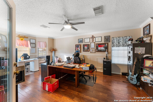 Image 32 of 38 For 2821 Lotus