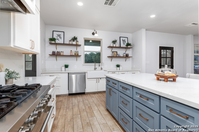 Image 13 of 51 For 3760 Ridgeway Dr