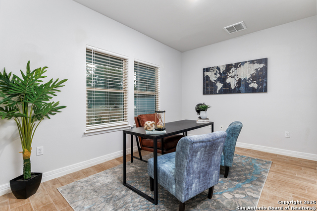 Image 18 of 51 For 3760 Ridgeway Dr