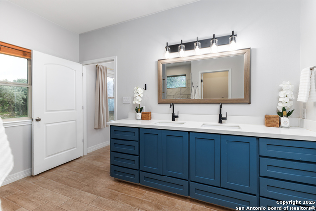 Image 22 of 51 For 3760 Ridgeway Dr