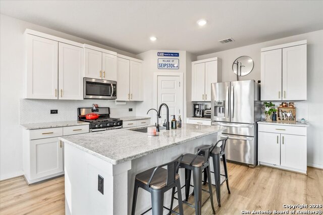 Image 12 of 39 For 4710 Audubon