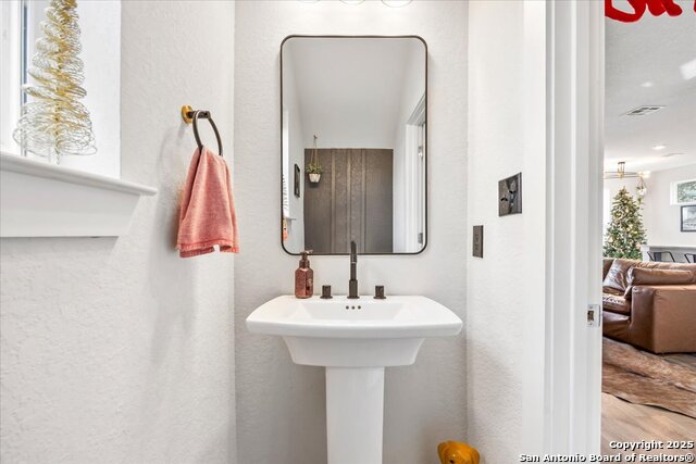 Image 26 of 39 For 4710 Audubon