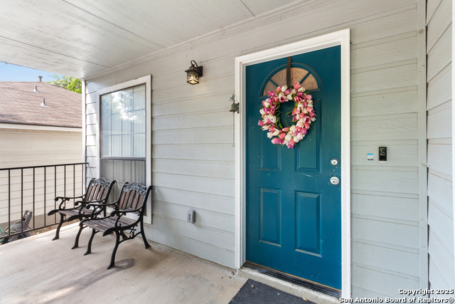 Image 3 of 25 For 15103 Kamary