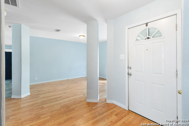 Image 4 of 25 For 15103 Kamary