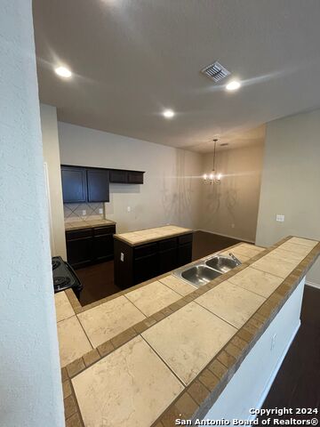 Image 10 of 35 For 713-717 Creekside Cir