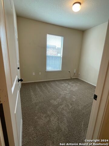 Image 15 of 35 For 713-717 Creekside Cir