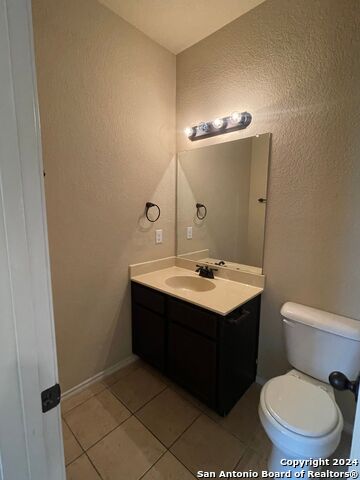 Image 18 of 35 For 713-717 Creekside Cir