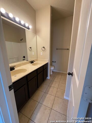 Image 26 of 35 For 713-717 Creekside Cir