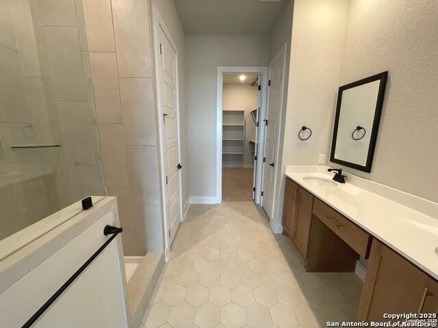 Image 12 of 19 For 20675 Huebner  # 525