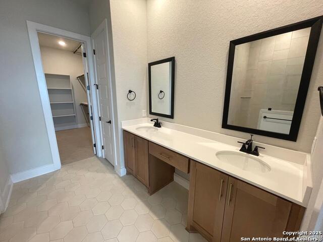 Image 13 of 19 For 20675 Huebner  # 525