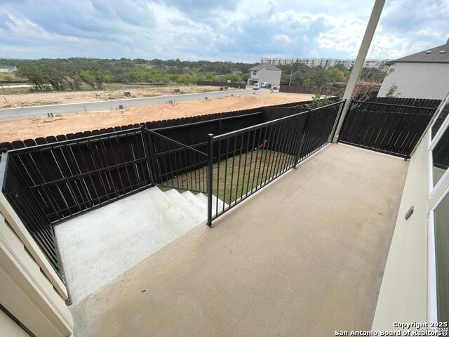 Image 19 of 19 For 20675 Huebner  # 525