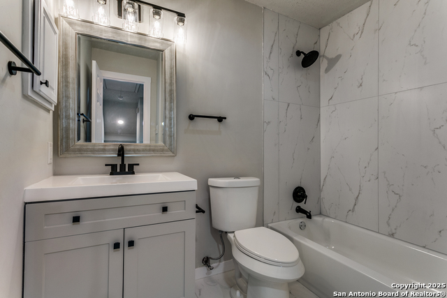 Image 21 of 25 For 14923 Eagle Run