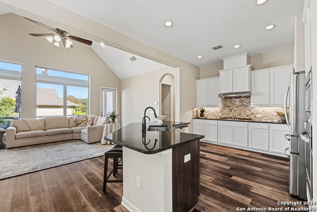 Image 12 of 29 For 105 Gaucho  