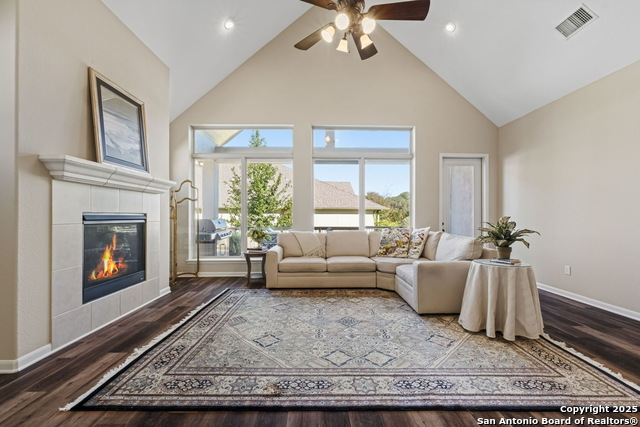 Image 16 of 29 For 105 Gaucho  