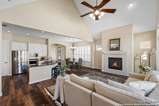 Image 18 of 29 For 105 Gaucho  