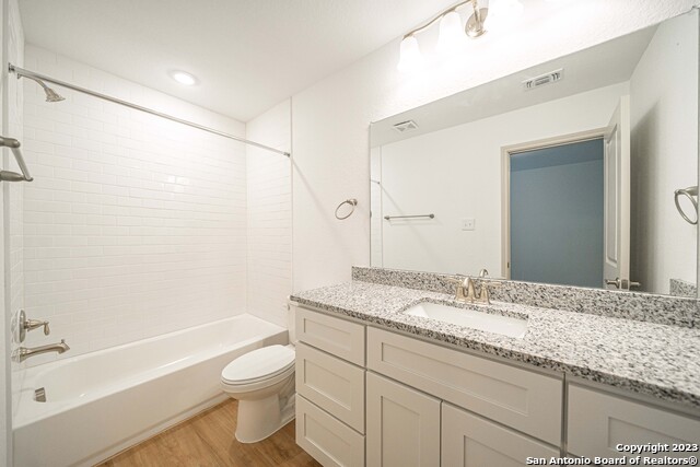 Image 17 of 24 For 7519 Gramercy 102