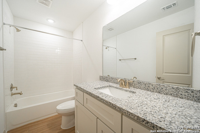 Image 9 of 24 For 7519 Gramercy 102