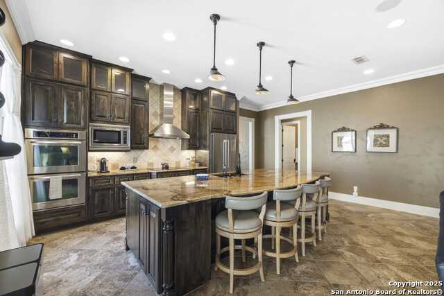 Listing photo id 8 for 150 St Andrews Loop E