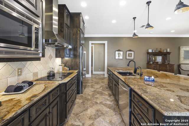 Listing photo id 9 for 150 St Andrews Loop E