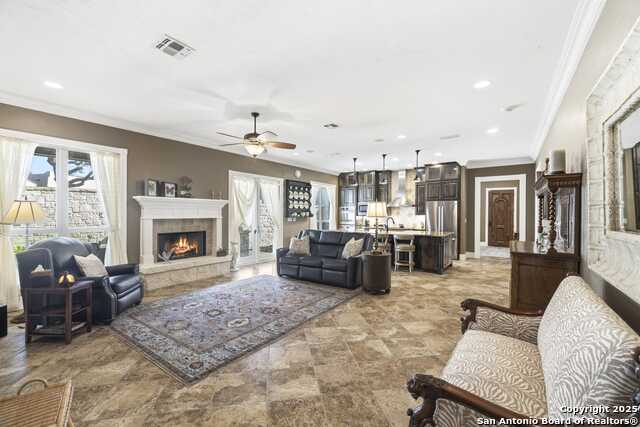 Listing photo id 10 for 150 St Andrews Loop E